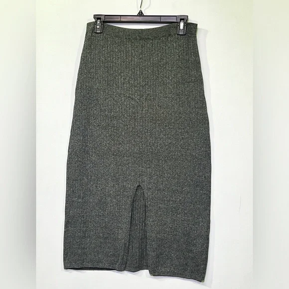 FREE PEOPLE Gray ribbed midi knit skirt size L. - Picture 1 of 10